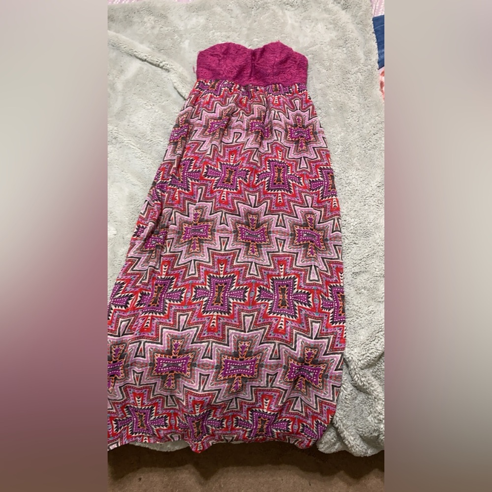 No boundaries Strapless dress